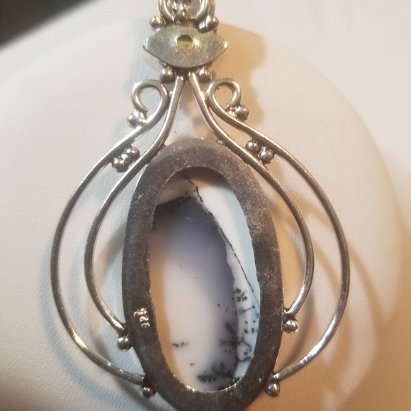 BEAUTIFUL PENDENT NWOT - Picture 4 of 5